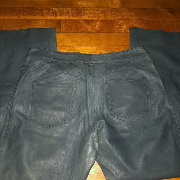 The Row - Picture 2 of 8